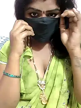 Snapshot of louise92 chatting on 01.02.25 louise92 online show from 01.02.25