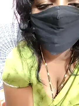 Snapshot of louise92 chatting on 01.02.25 louise92 online show from 01.02.25