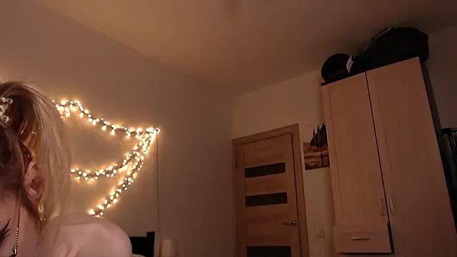 amber quell here online show from 02.09.25