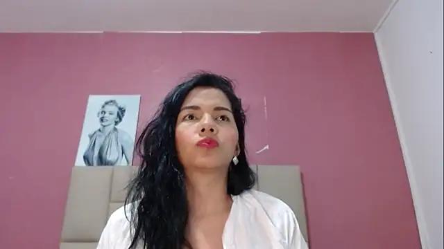 Snapshot of Amelia_Debora_Antonella chatting on 01.30.25 Amelia Debora Antonella online show from 01.30.25