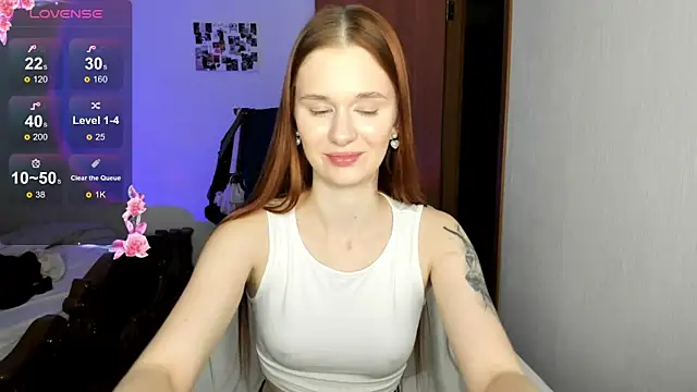 Snapshot of EmilySoul chatting on 10.10.25 EmilySoul online show from 10.10.25