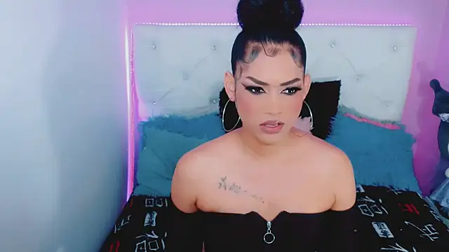 Snapshot of Amanda_bigx chatting on 11.05.25 Amanda bigx online show from 11.05.25