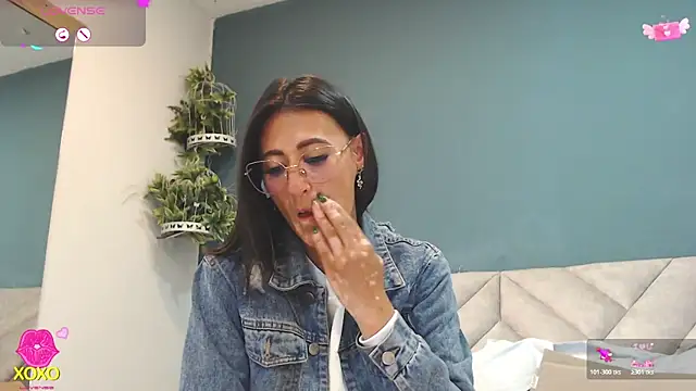 Snapshot of SharisWillian chatting on 05.02.26 SharisWillian online show from 05.02.26