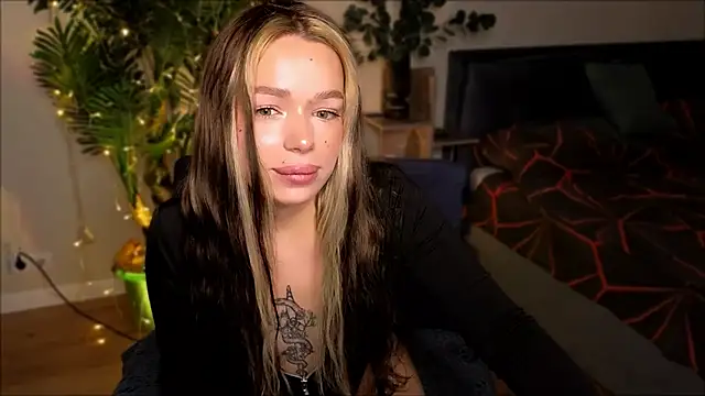 Lily Yin online show from 02.10.25