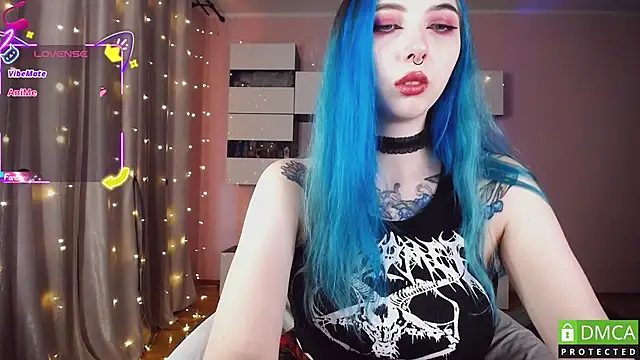 Snapshot of JustMeowGirl chatting on 10.10.25 JustMeowGirl online show from 10.10.25