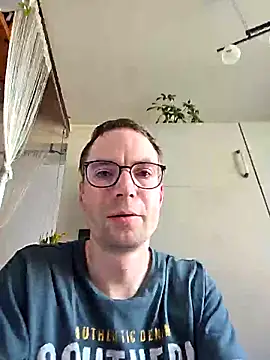 Schnubby1 online show from 02.21.25