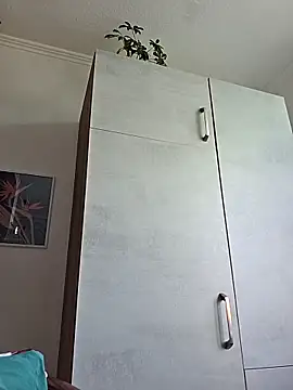 Schnubby1 online show from 02.25.25