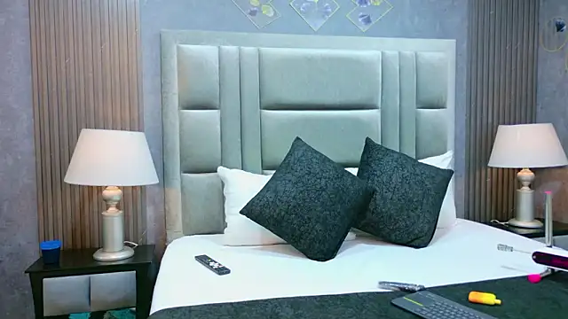 MiaSweeths online show from 01.15.26