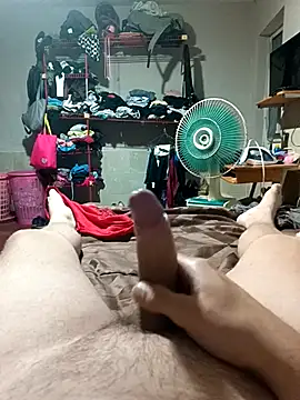 Snapshot of Aledw9 chatting on 02.17.26 Aledw9 online show from 02.17.26