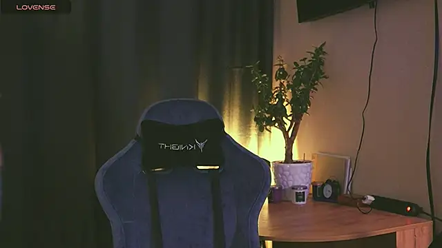 Snapshot of Polusladkoye chatting on 02.19.25 Polusladkoye online show from 02.19.25