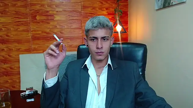 Bastiaan 28 online show from 12.17.24