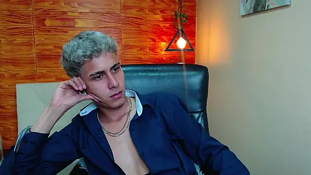 Bastiaan 28 online show from 12.19.24