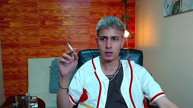 Bastiaan 28 online show from 12.20.24