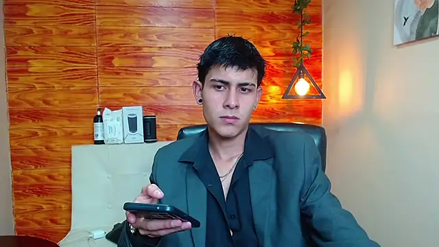 Bastiaan 28 online show from 01.07.25