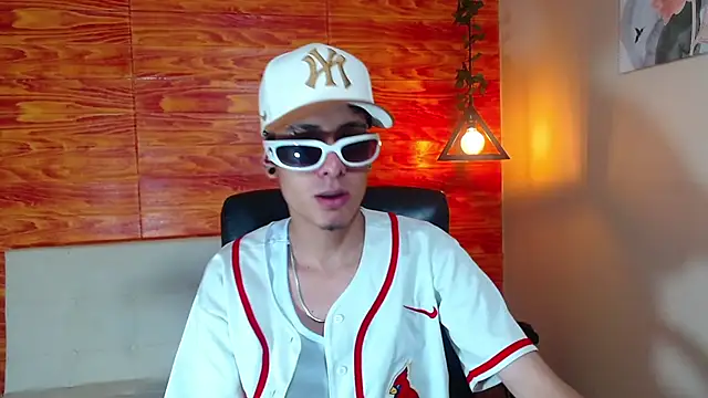 Bastiaan 28 online show from 02.20.25