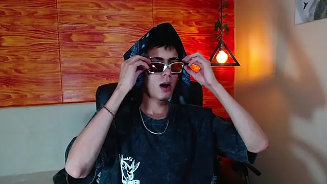 Bastiaan 28 online show from 02.22.25