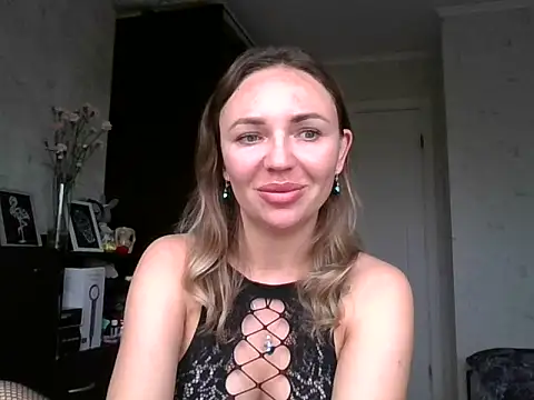 AngelinaLove28 online show from 10.13.25