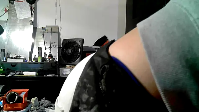 Snapshot of 0815lukas2024 chatting on 10.19.25 0815lukas2024 online show from 10.19.25