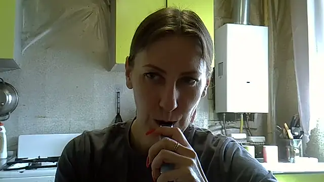 Snapshot of AshleyXHoney chatting on 06.09.26 AshleyXHoney online show from 06.09.26