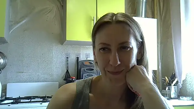 Snapshot of AshleyXHoney chatting on 06.10.26 AshleyXHoney online show from 06.10.26