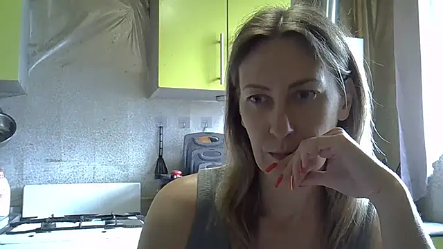 Snapshot of AshleyXHoney chatting on 06.18.26 AshleyXHoney online show from 06.18.26
