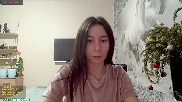 Snapshot of Wowpornoo chatting on 12.31.24 Wowpornoo online show from 12.31.24