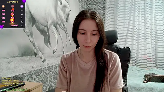 Snapshot of Wowpornoo chatting on 02.18.25 Wowpornoo online show from 02.18.25