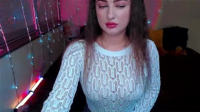 Snapshot of LizaSenri chatting on 10.18.25 LizaSenri online show from 10.18.25