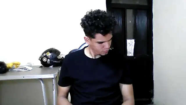 Snapshot of VERGOSAN18CM chatting on 11.17.25 VERGOSAN18CM online show from 11.17.25