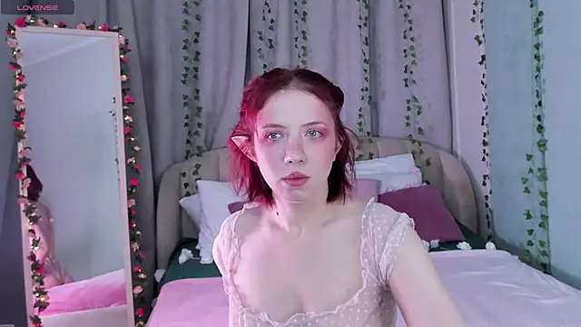 Love is Lola online show from 02.08.25