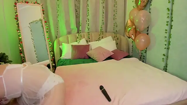 Love is Lola online show from 03.01.25