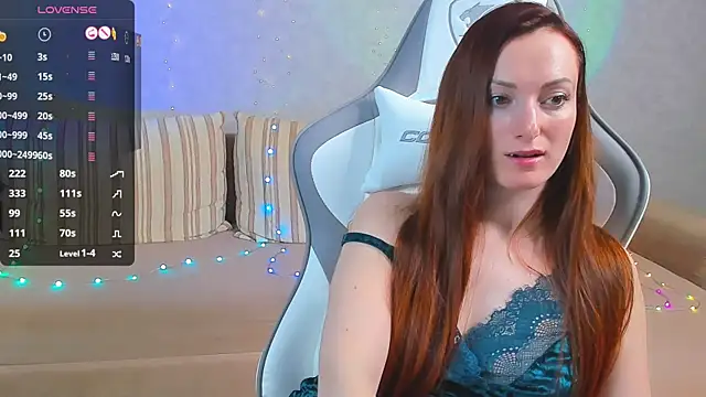 Snapshot of FlamyGold chatting on 02.14.25 FlamyGold online show from 02.14.25