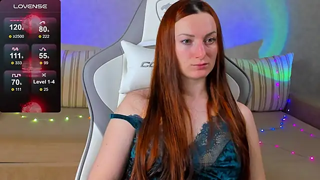 Snapshot of FlamyGold chatting on 10.27.25 FlamyGold online show from 10.27.25