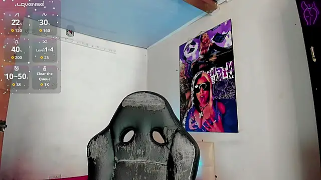 Snapshot of Bigcatalove chatting on 12.22.25 Bigcatalove online show from 12.22.25