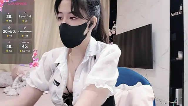 Snapshot of TuyetNhi2k6 chatting on 02.21.25 TuyetNhi2k6 online show from 02.21.25