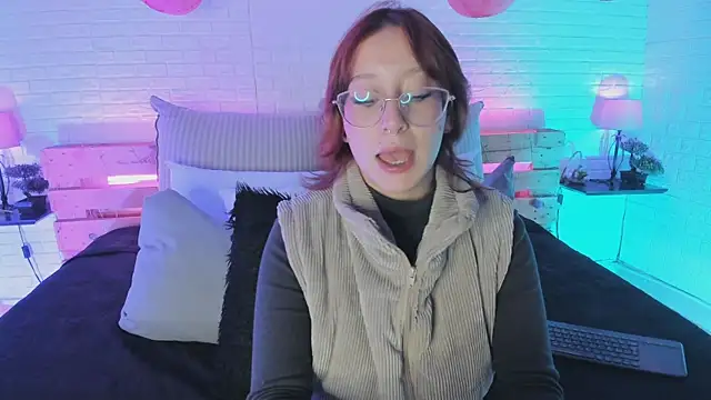 Snapshot of sofi_bakerr chatting on 03.06.25 sofi bakerr online show from 03.06.25