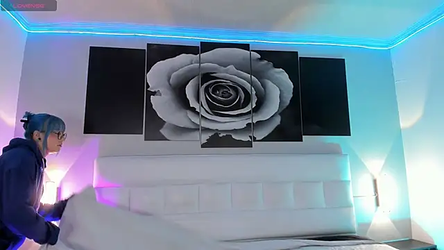 Snapshot of sofi_bakerr chatting on 09.16.25 sofi bakerr online show from 09.16.25