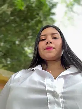 Snapshot of VAL_PRINCESS chatting on 02.04.25 VAL PRINCESS online show from 02.04.25