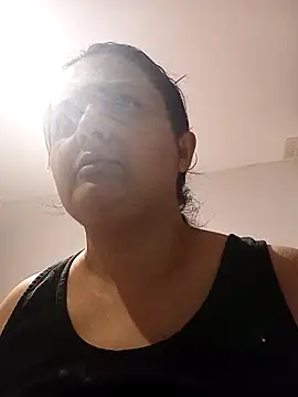 sarahhh1987 online show from 04.13.26