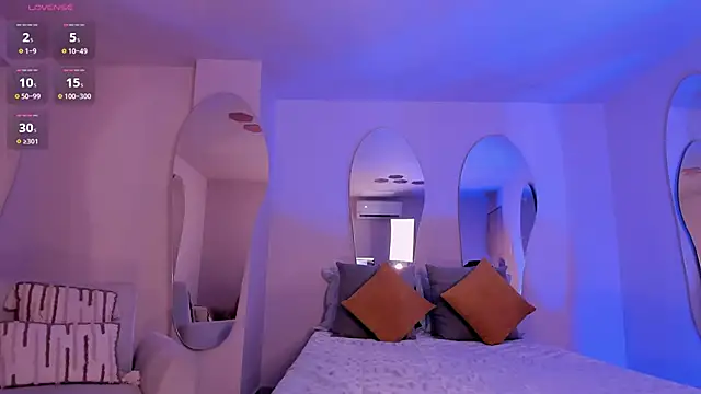 HannaConnor  online show from 02.04.25