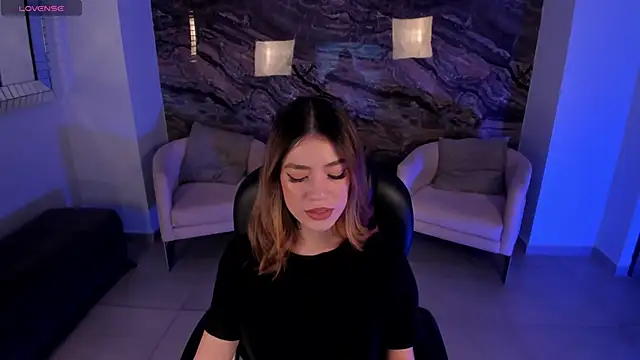 ViolettHansson online show from 02.16.25