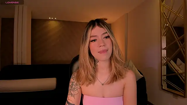 ViolettHansson online show from 01.10.26