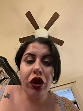 holyeroticss online show from 03.05.25