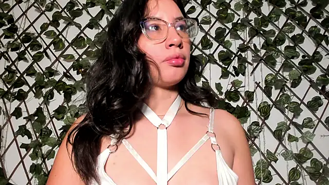 CoralineSanchez online show from 03.27.26