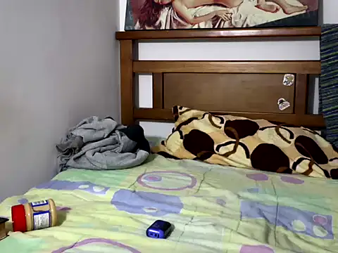 hideonbush051 online show from 12.03.25