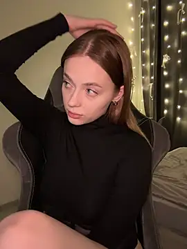 Snapshot of _MayShy_ chatting on 01.14.25 MayShy online show from 01.14.25