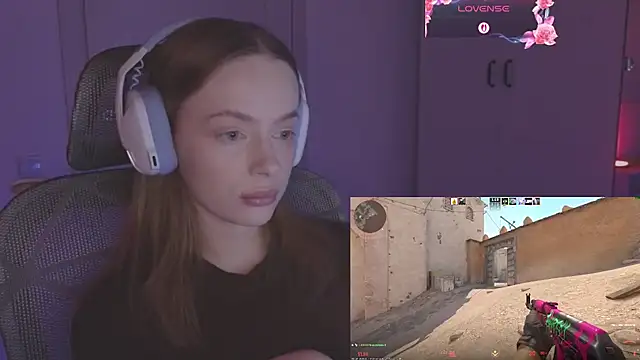 Snapshot of _MayShy_ chatting on 10.30.25 MayShy online show from 10.30.25