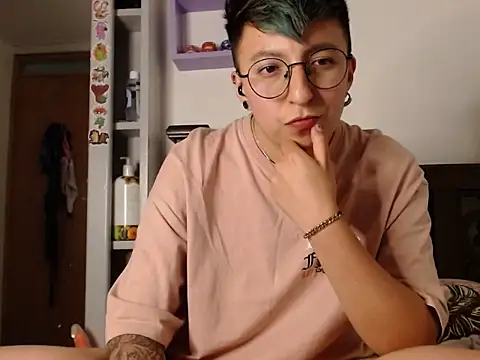 Snapshot of Sexyboy_666 chatting on 11.21.25 Sexyboy 666 online show from 11.21.25