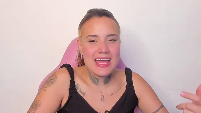 Snapshot of Susan-Sweet-7 chatting on 07.18.26 Susan-Sweet-7 online show from 07.18.26