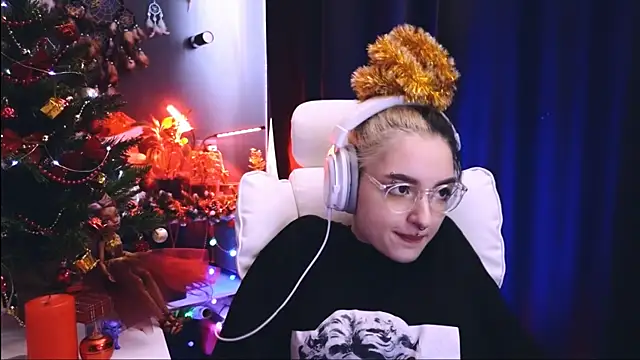 Avi Nile online show from 12.22.24